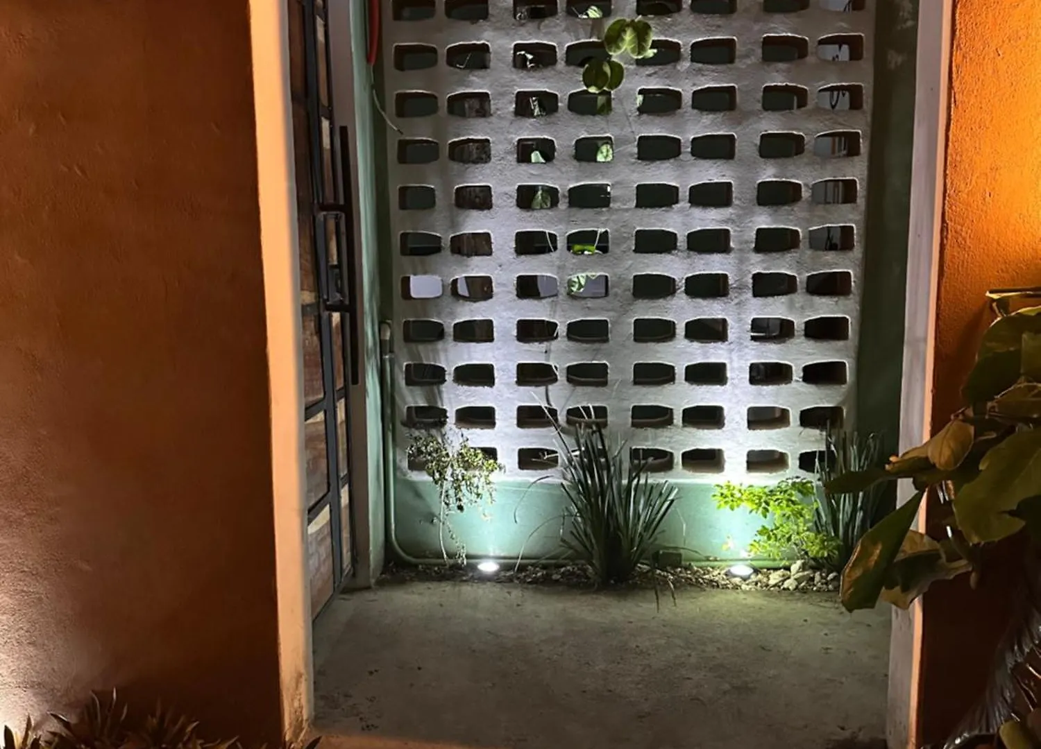 Almendras Rest House Cancún
